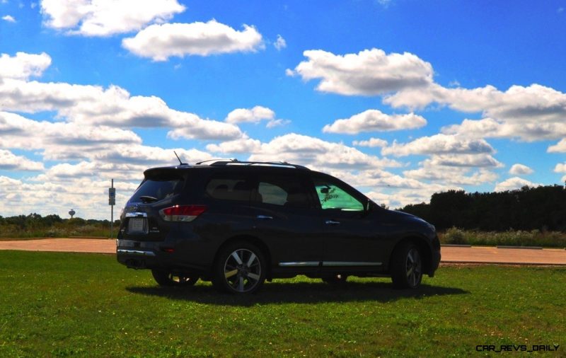 2014 Nissan Pathfinder Platinum Inside and Out96