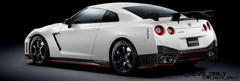 6 2014 Nissan GT-R NISMO Brings FutureTech and 600 Horsepower