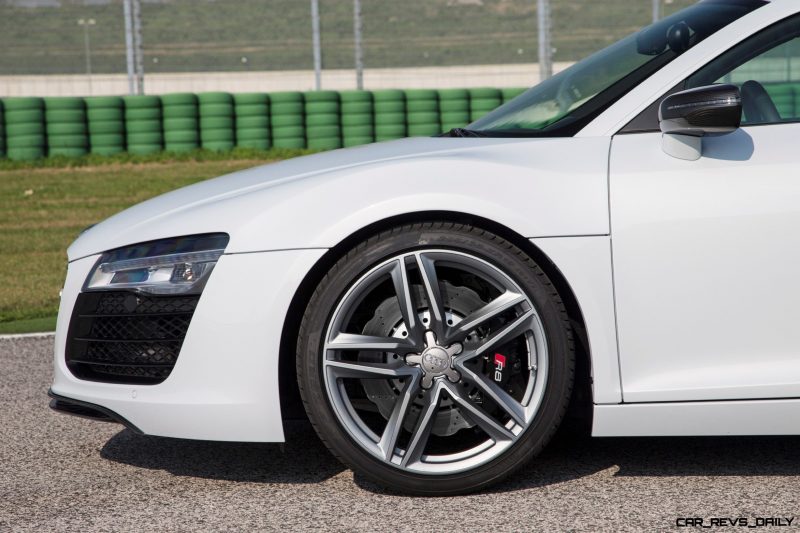 2014 Audi R8 V8 CarRevsDaily  12