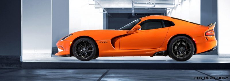 2014 SRT Viper Brings Hot New Styles and Three New Colors30