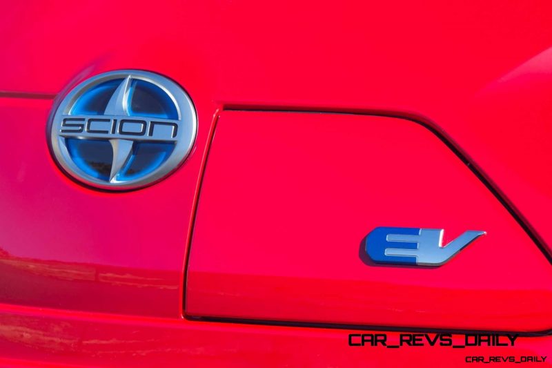 2014 Scion iQ Glams Up With Two-Tone EV and Monogram Editions 22