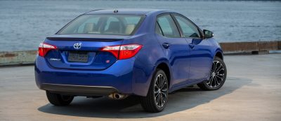 2014_Toyota_Corolla_S_001