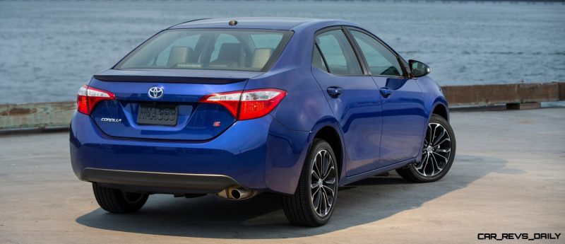 2014_Toyota_Corolla_S_001