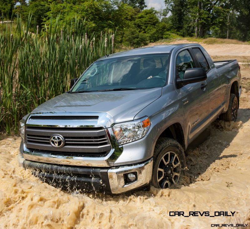 2014_Toyota_Tundra_SR5_011