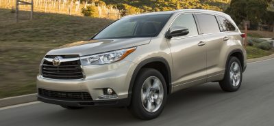 CarRevsDaily - 2014 Toyota Highlander Exterior Photo27