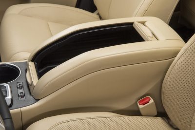 CarRevsDaily - 2014 Toyota Highlander Interior Photo19