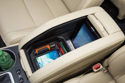 CarRevsDaily - 2014 Toyota Highlander Interior Photo27