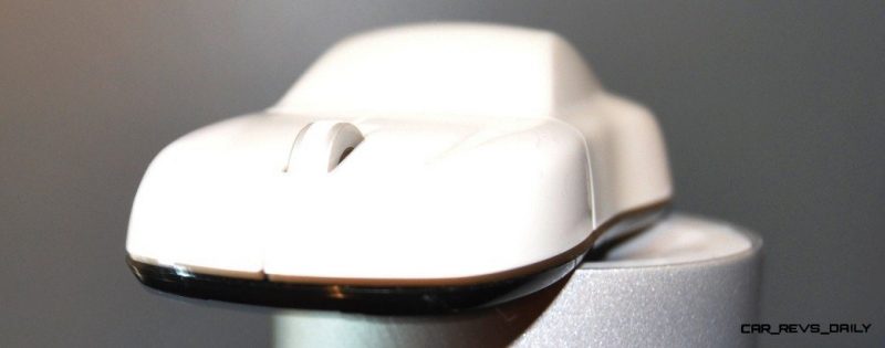 CarRevsDaily - Porsche Design Computer Mouse - Gadget Review 44