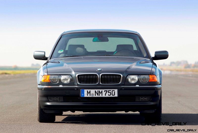 Celebrating the Evolution of the V12 BMW 7-series 36