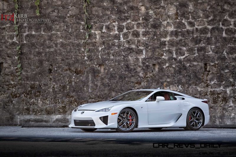 ItzKirb Photographs the Lexus LFA 3