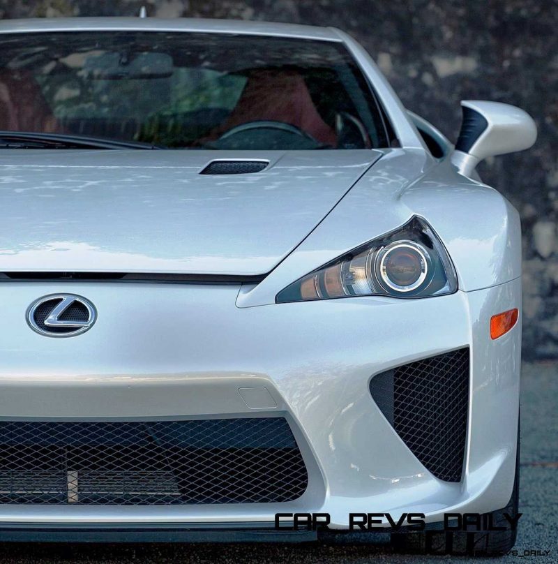 ItzKirb Photographs the Lexus LFA 8