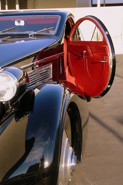 Peterson Auto Museum - 1925 Rolls-Royce Phantom I - 1934 Jonkheere Round Door Aero Coupe 33