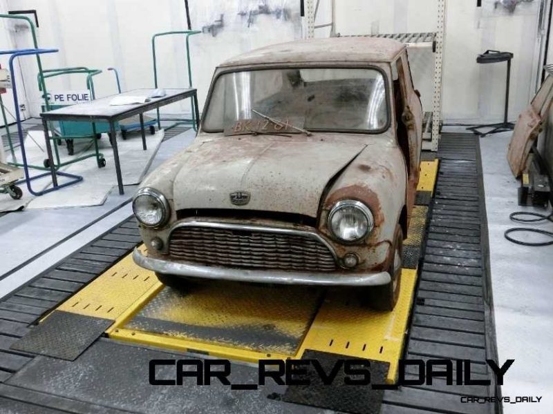 Timelapse - 1961 MINI Drops 54 Years in 54 Seconds 12