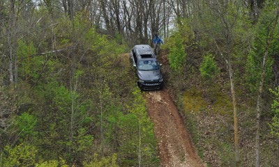 2014 Jeep Grand Cherokee Shows Its Trail Rated Skills Off-Road 13