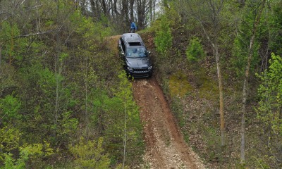 2014 Jeep Grand Cherokee Shows Its Trail Rated Skills Off-Road 14