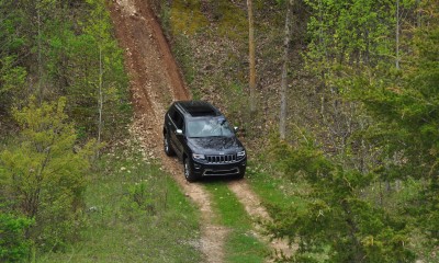 2014 Jeep Grand Cherokee Shows Its Trail Rated Skills Off-Road 30