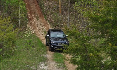 2014 Jeep Grand Cherokee Shows Its Trail Rated Skills Off-Road 32