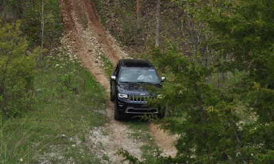 2014 Jeep Grand Cherokee Shows Its Trail Rated Skills Off-Road 33