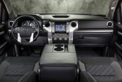 2014_Toyota_Tundra_SR5_016