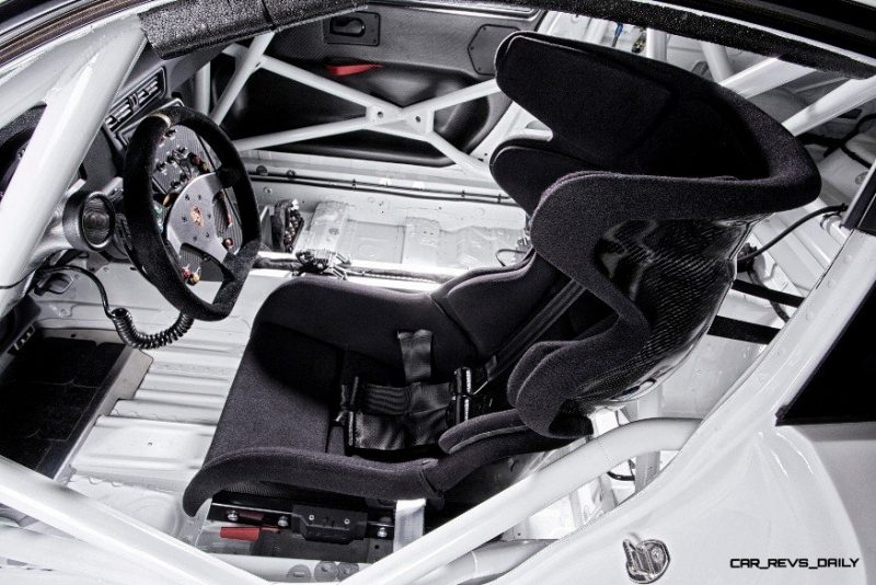 911 RSR Interior 2