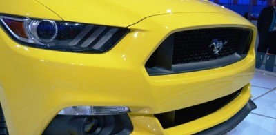 2015-Ford-Mustang-GT-at-2014-NAIAS-grille