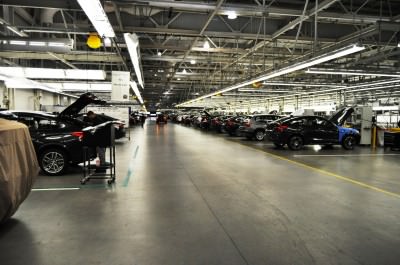 BMW X3 and X4 Factory Tour in 111 High-Res Photos -- Cool, Calm, and Quiet = Opposite of Most Auto Plants 101
