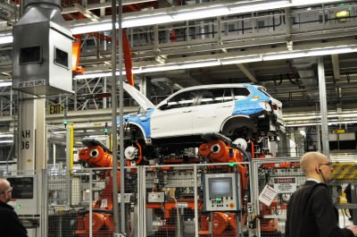 BMW X3 and X4 Factory Tour in 111 High-Res Photos -- Cool, Calm, and Quiet = Opposite of Most Auto Plants 42