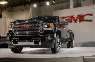 2015-GMC-Sierra-HD-03