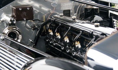 Musée de l'automobile Peterson - 1925 Rolls-Royce Phantom I - 1934 Jonkheere Aero Coupé 28 à Porte ronde