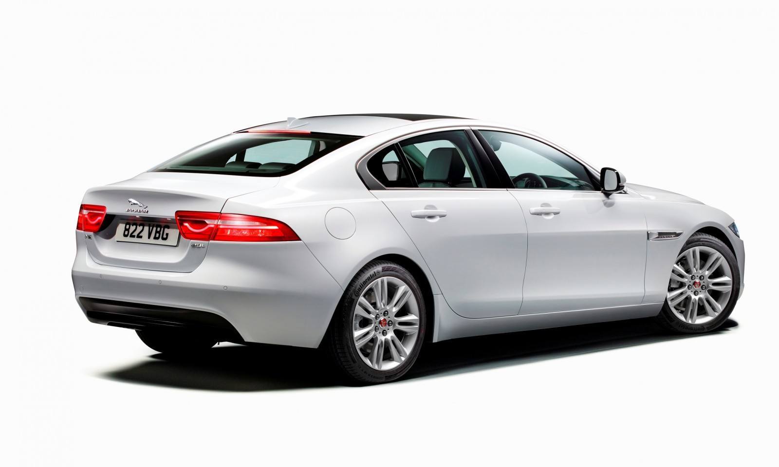 2016 jaguar xe 36