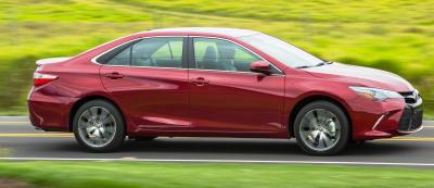 HD Road Test Review - 2015 Toyota Camry XSE 18