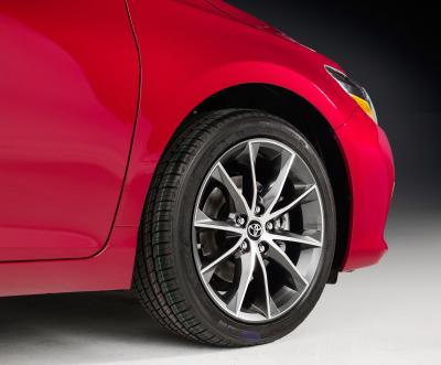 HD Road Test Review - 2015 Toyota Camry XSE 22