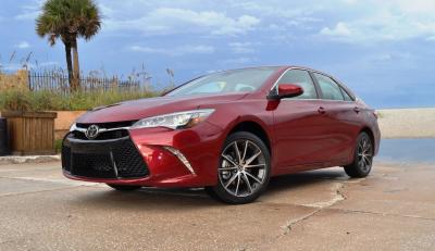 HD Road Test Review - 2015 Toyota Camry XSE 34