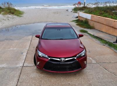 HD Road Test Review - 2015 Toyota Camry XSE 36