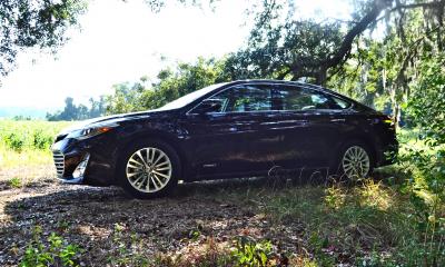 Road Test Review - 2015 Toyota Avalon Hybrid 25