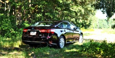 Road Test Review - 2015 Toyota Avalon Hybrid 26