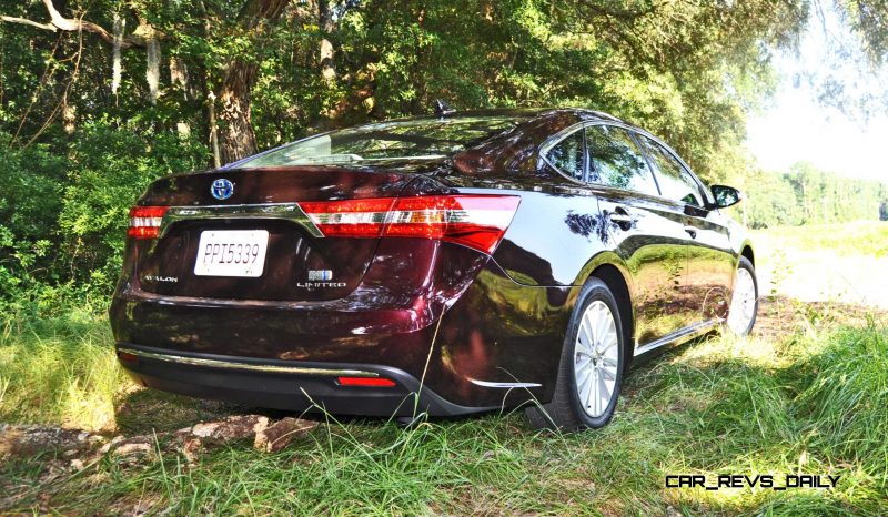 Road Test Review - 2015 Toyota Avalon Hybrid 32