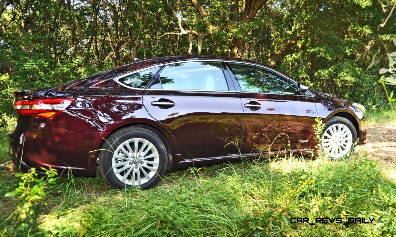 Road Test Review - 2015 Toyota Avalon Hybrid 33