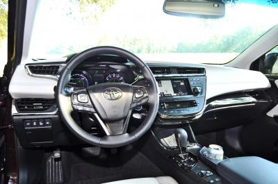 Road Test Review - 2015 Toyota Avalon Hybrid 36