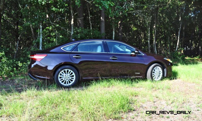 Road Test Review - 2015 Toyota Avalon Hybrid 8