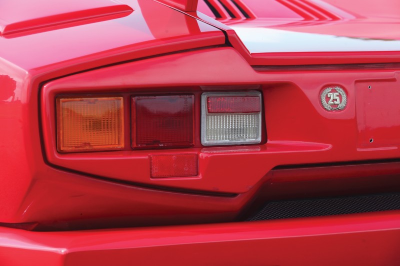 1990 Lamborghini Countach 25th Anniversary Edition 12