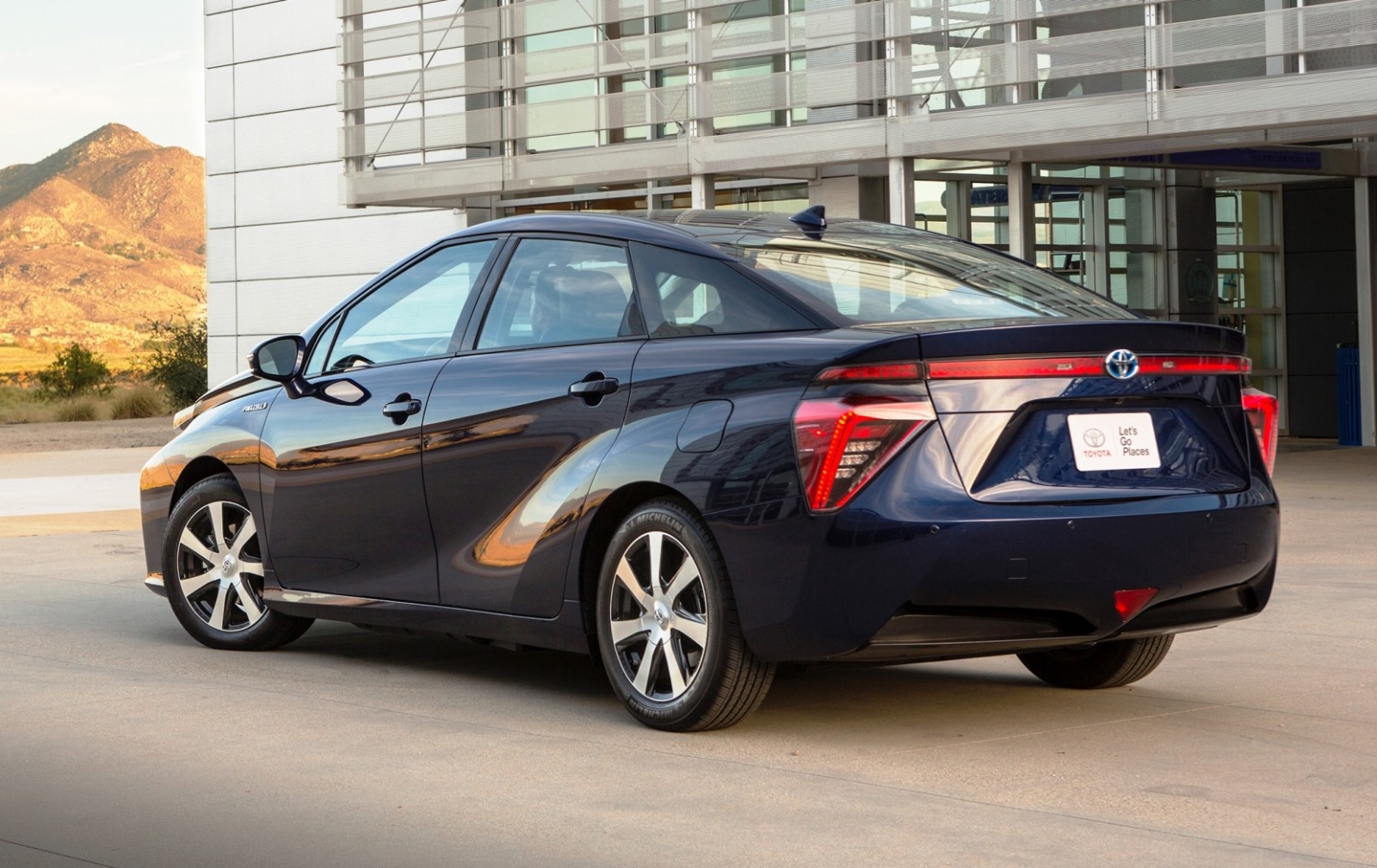 2016 toyota mirai 1