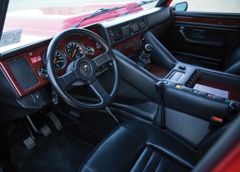 1989 Lamborghini LM002 3