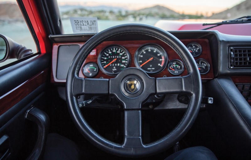 1989 Lamborghini LM002 9