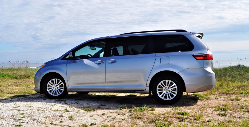 2015 Toyota Sienna XLE 40