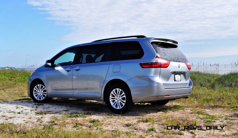 2015 Toyota Sienna XLE 41