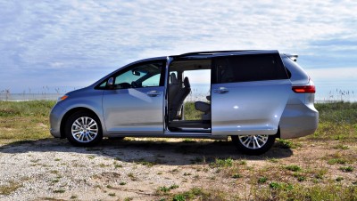 2015 Toyota Sienna XLE 42