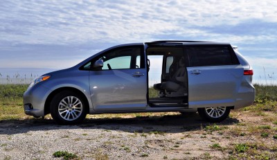 2015 Toyota Sienna XLE 43