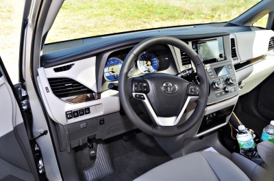 2015 Toyota Sienna XLE 50
