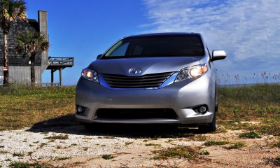 2015 Toyota Sienna XLE 53